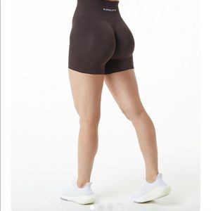 Alphalete amplify Short
Women's Seamless Scrunch 4.5" Short
Chocolate